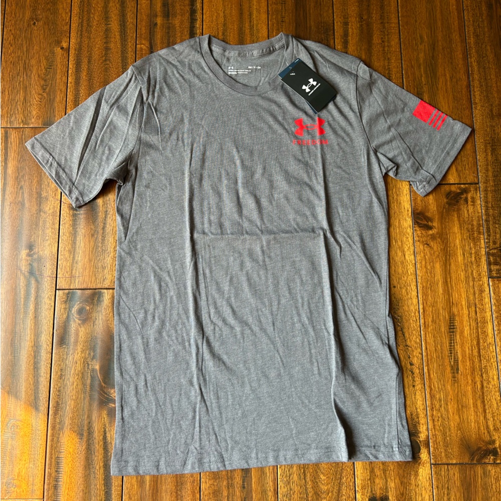NWT Men’s Under Armour Freedom Shirt